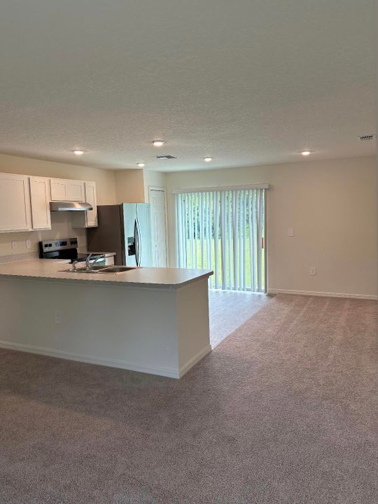 For Rent: $1,950 (3 beds, 2 baths, 1243 Square Feet)