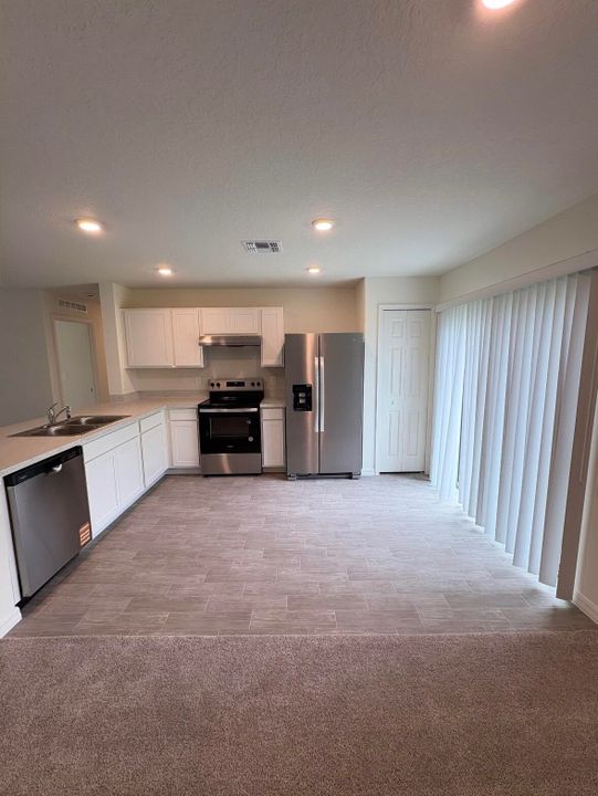 For Rent: $1,950 (3 beds, 2 baths, 1243 Square Feet)