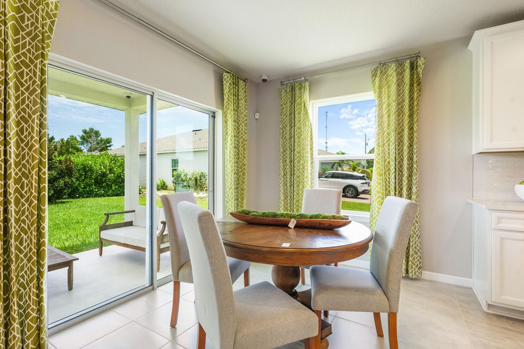 Activo con contrato: $415,000 (3 camas, 2 baños, 1823 Pies cuadrados)