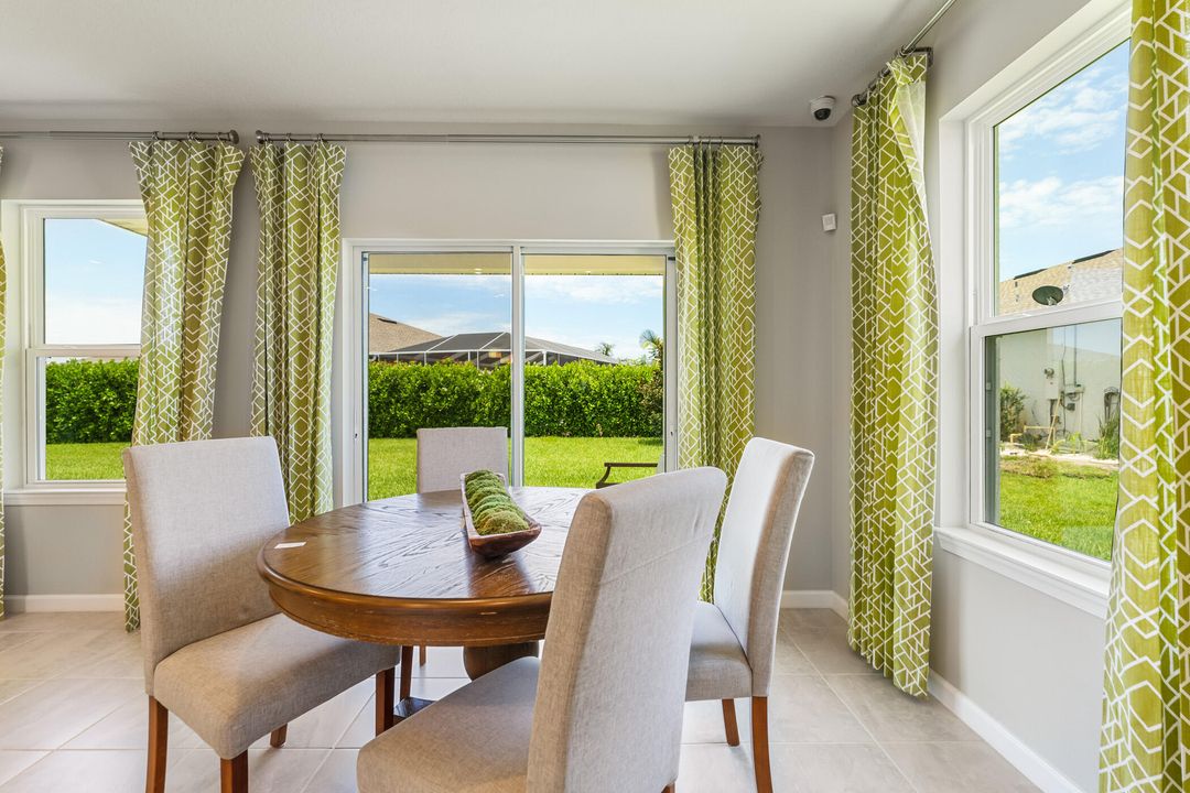 Activo con contrato: $415,000 (3 camas, 2 baños, 1823 Pies cuadrados)