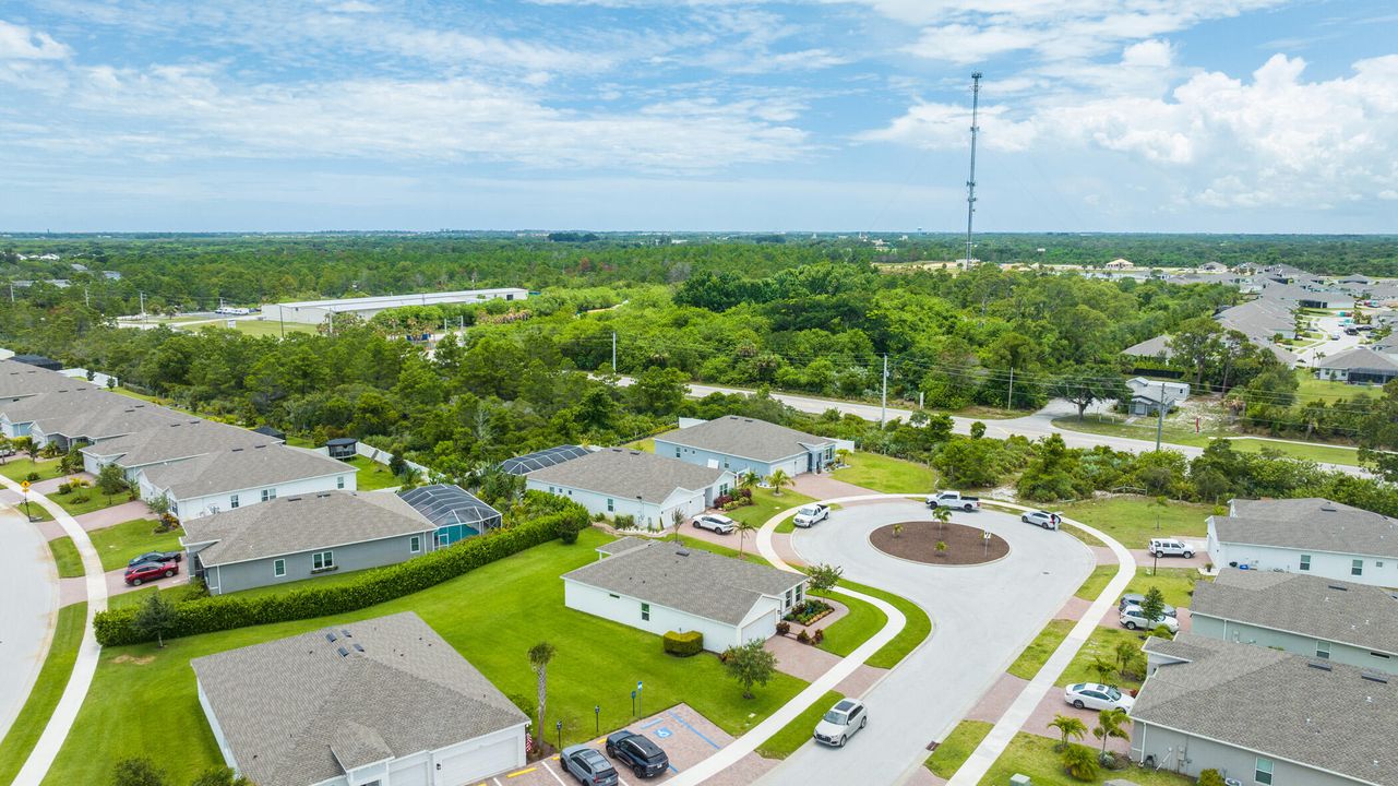 Activo con contrato: $415,000 (3 camas, 2 baños, 1823 Pies cuadrados)