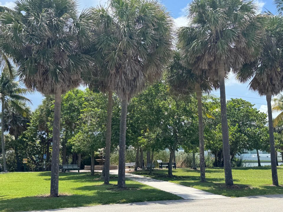 Active With Contract: $10,000 (3 beds, 2 baths, 2680 Square Feet)