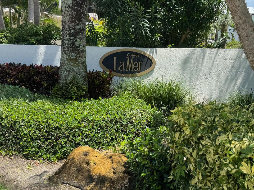 Active With Contract: $10,000 (3 beds, 2 baths, 2680 Square Feet)