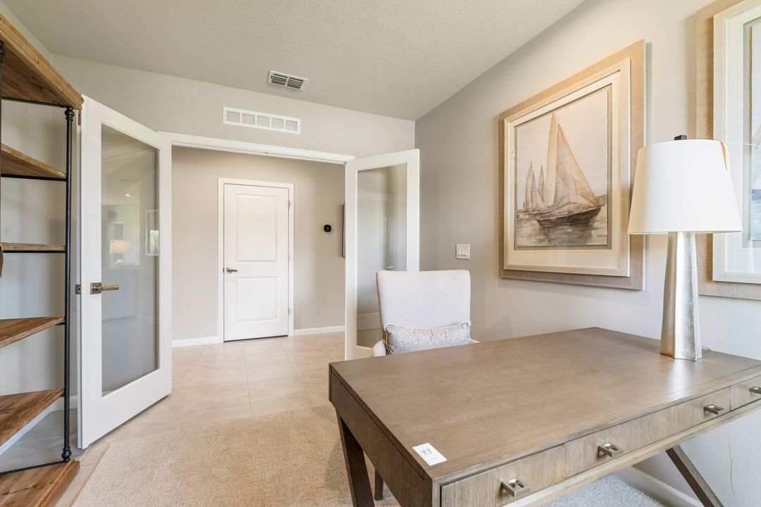 Activo con contrato: $415,000 (3 camas, 2 baños, 1823 Pies cuadrados)