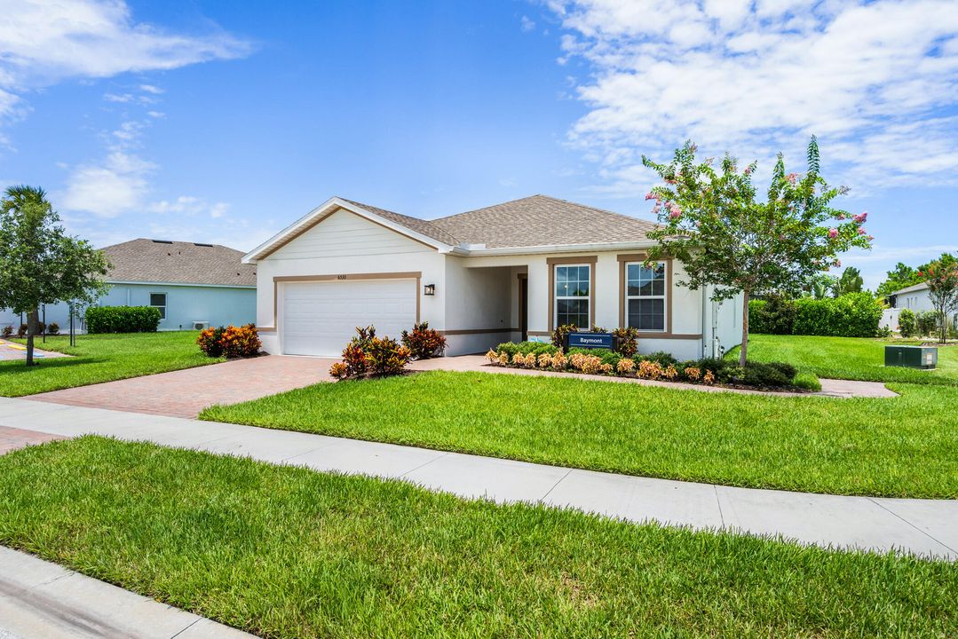 Activo con contrato: $415,000 (3 camas, 2 baños, 1823 Pies cuadrados)