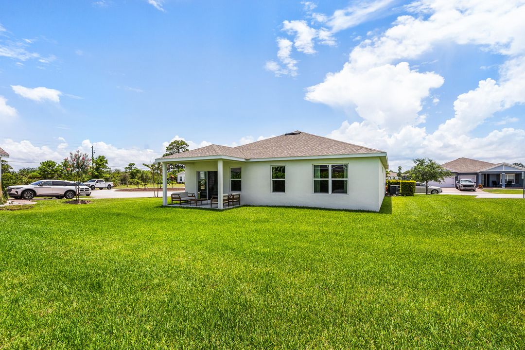 Activo con contrato: $415,000 (3 camas, 2 baños, 1823 Pies cuadrados)