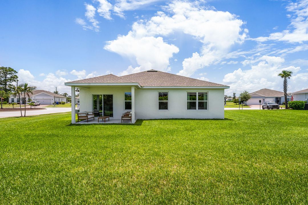 Activo con contrato: $415,000 (3 camas, 2 baños, 1823 Pies cuadrados)