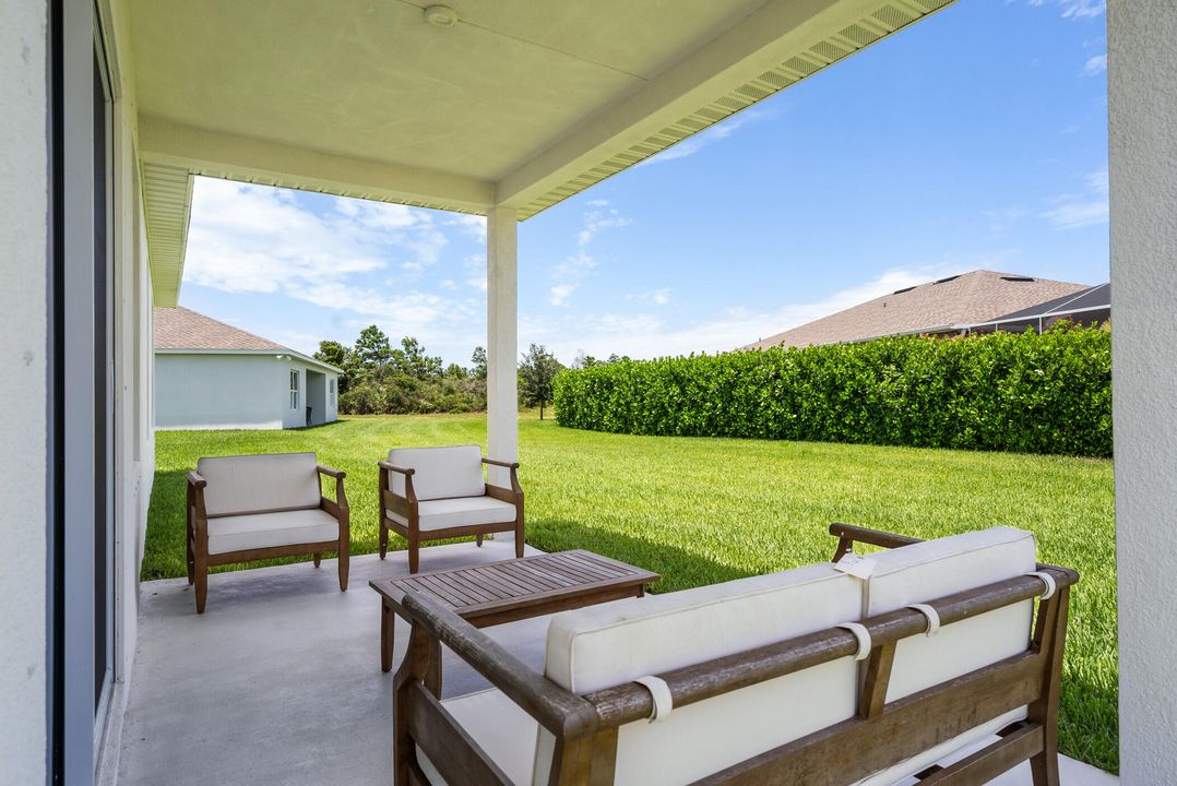 Activo con contrato: $415,000 (3 camas, 2 baños, 1823 Pies cuadrados)