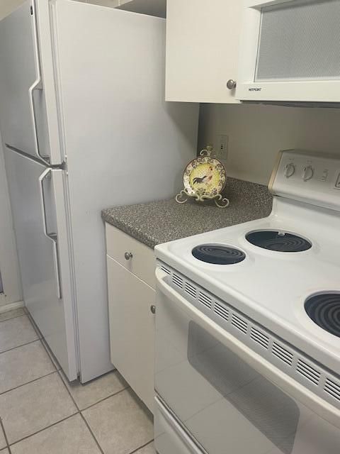 Под контрактом: $2,600 (2 спален, 2 ванн, 1101 Квадратных фут)