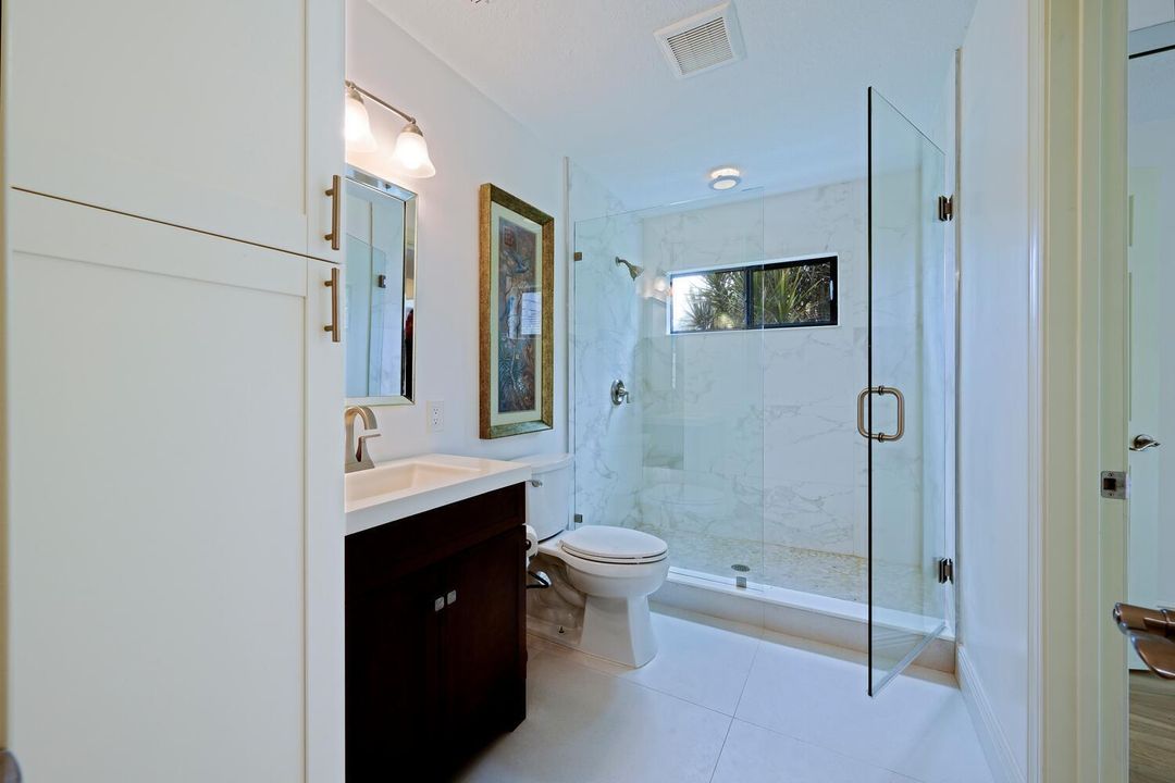 合同活跃: $269,000 (2 贝兹, 2 浴室, 1137 平方英尺)