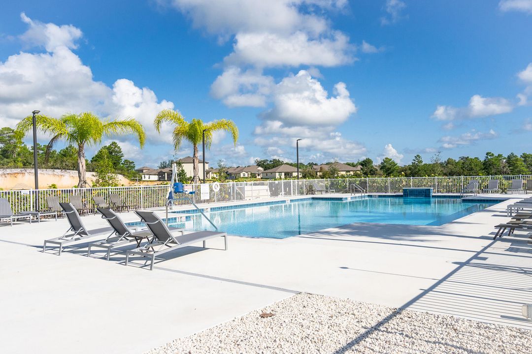 Activo con contrato: $415,000 (3 camas, 2 baños, 1823 Pies cuadrados)