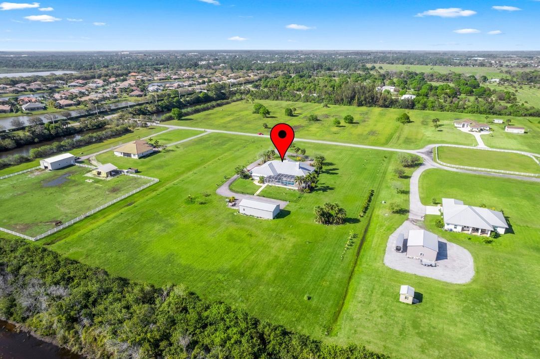 Недавно продано: $1,795,000 (6 спален, 4 ванн, 4796 Квадратных фут)