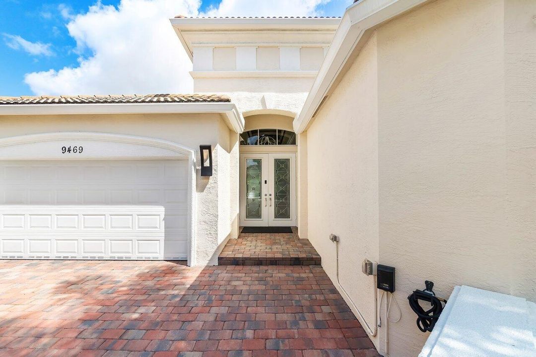 En Venta: $759,990 (3 camas, 2 baños, 2229 Pies cuadrados)