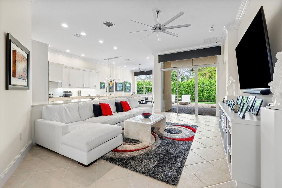En Venta: $759,990 (3 camas, 2 baños, 2229 Pies cuadrados)