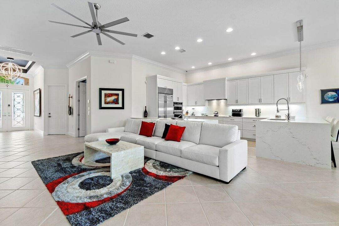 En Venta: $759,990 (3 camas, 2 baños, 2229 Pies cuadrados)
