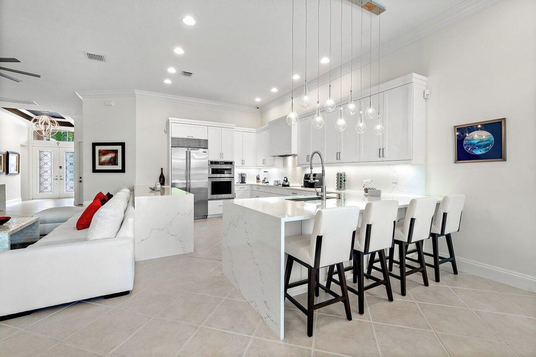 En Venta: $759,990 (3 camas, 2 baños, 2229 Pies cuadrados)