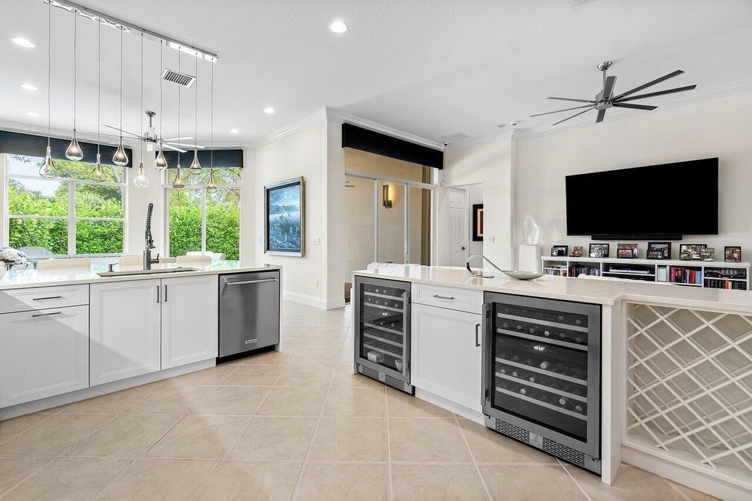 En Venta: $759,990 (3 camas, 2 baños, 2229 Pies cuadrados)