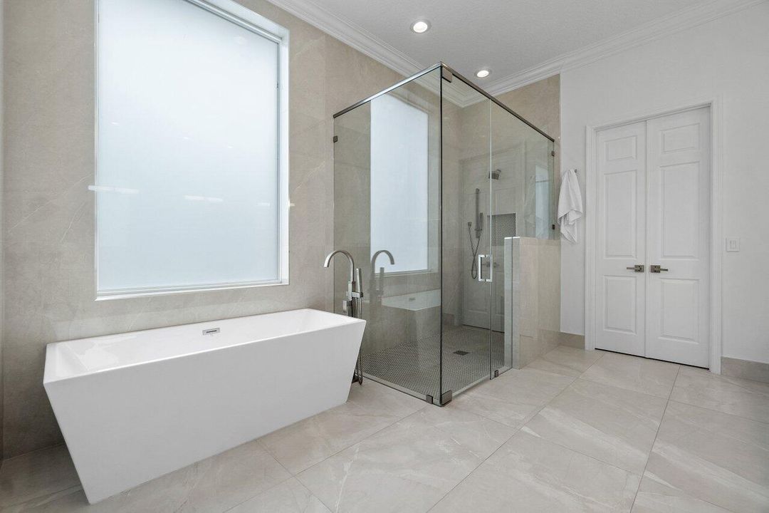 En Venta: $759,990 (3 camas, 2 baños, 2229 Pies cuadrados)