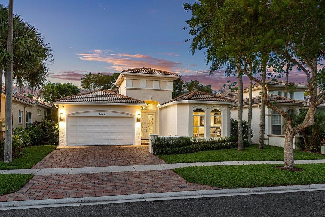 En Venta: $759,990 (3 camas, 2 baños, 2229 Pies cuadrados)