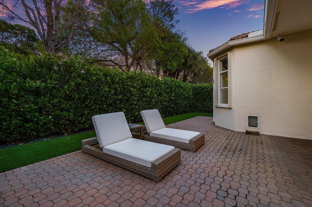 En Venta: $759,990 (3 camas, 2 baños, 2229 Pies cuadrados)
