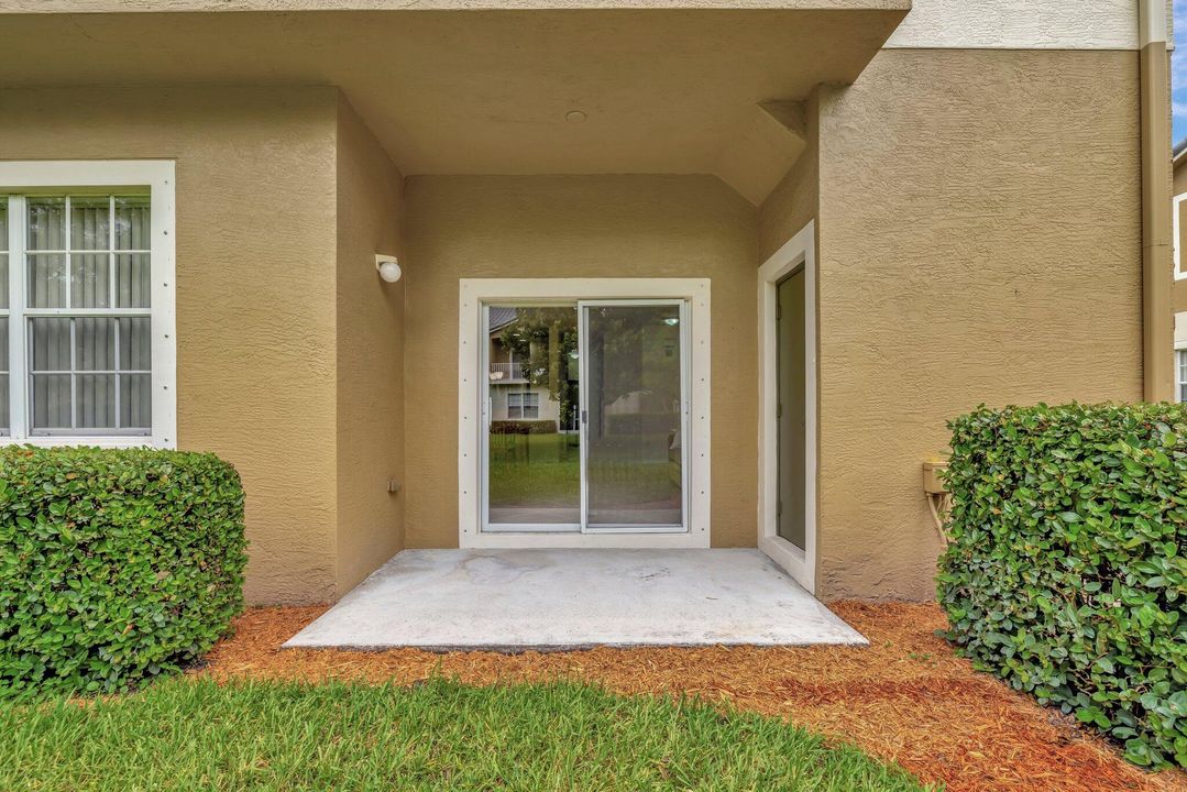 合同活跃: $265,000 (3 贝兹, 2 浴室, 1210 平方英尺)