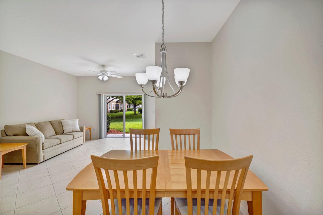 合同活跃: $265,000 (3 贝兹, 2 浴室, 1210 平方英尺)