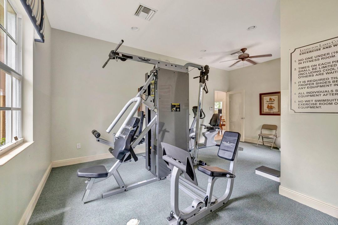 合同活跃: $265,000 (3 贝兹, 2 浴室, 1210 平方英尺)