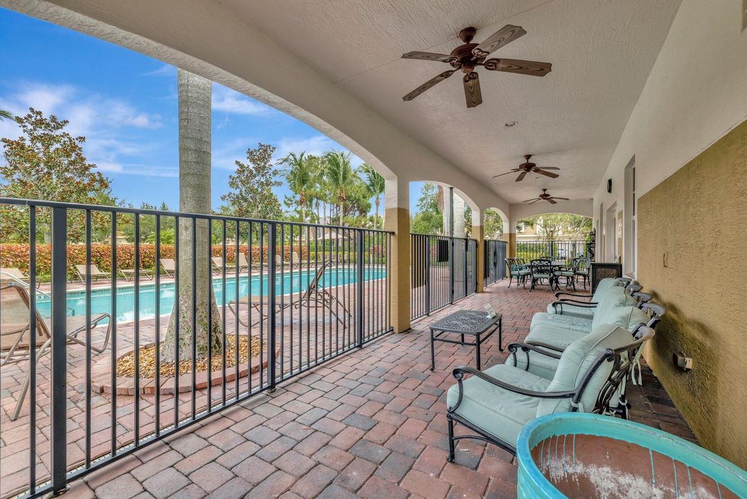 合同活跃: $265,000 (3 贝兹, 2 浴室, 1210 平方英尺)