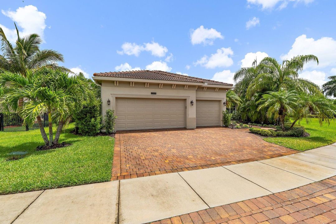 На продажу: $690,000 (4 спален, 3 ванн, 2980 Квадратных фут)