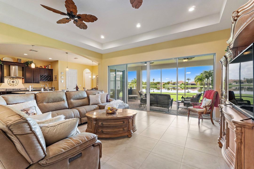 На продажу: $690,000 (4 спален, 3 ванн, 2980 Квадратных фут)