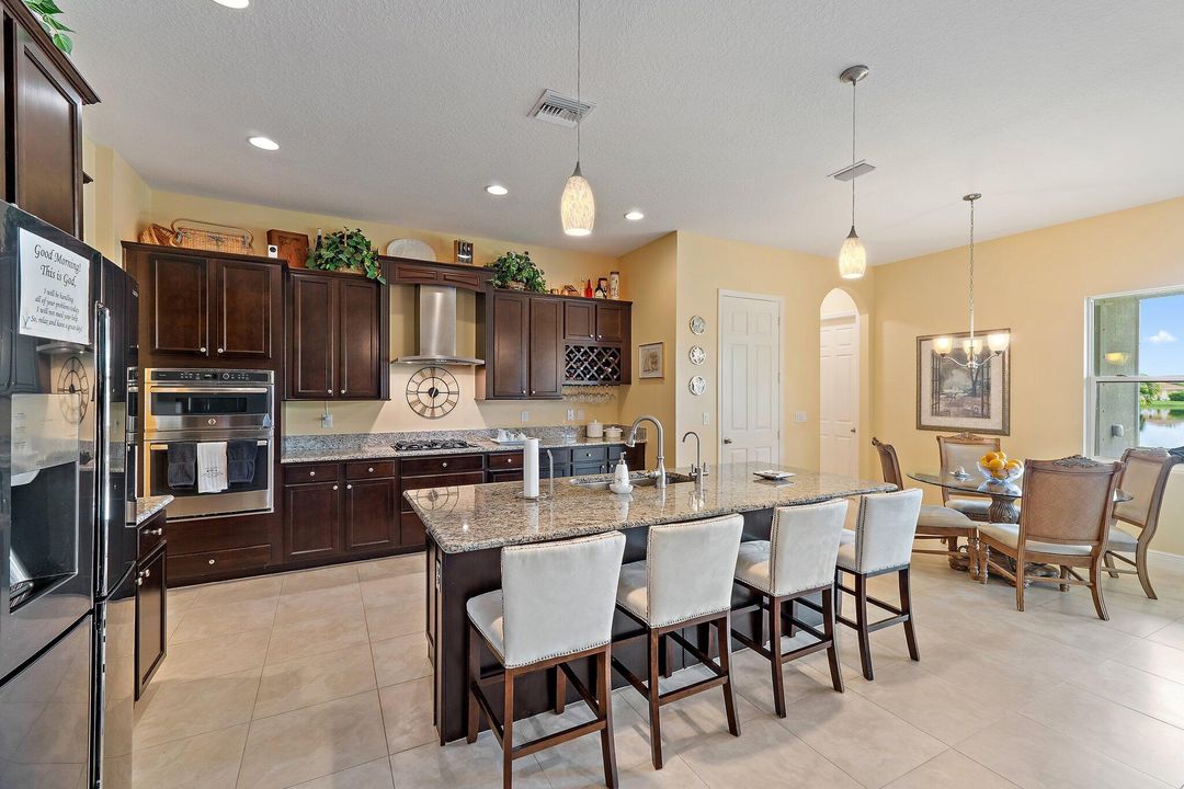 На продажу: $690,000 (4 спален, 3 ванн, 2980 Квадратных фут)