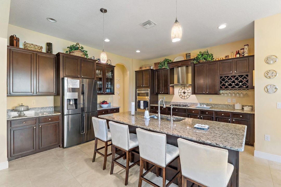 На продажу: $690,000 (4 спален, 3 ванн, 2980 Квадратных фут)