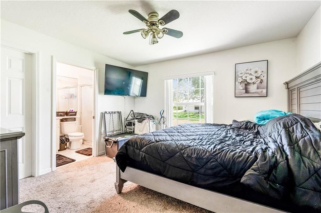 На продажу: $245,000 (2 спален, 2 ванн, 1379 Квадратных фут)