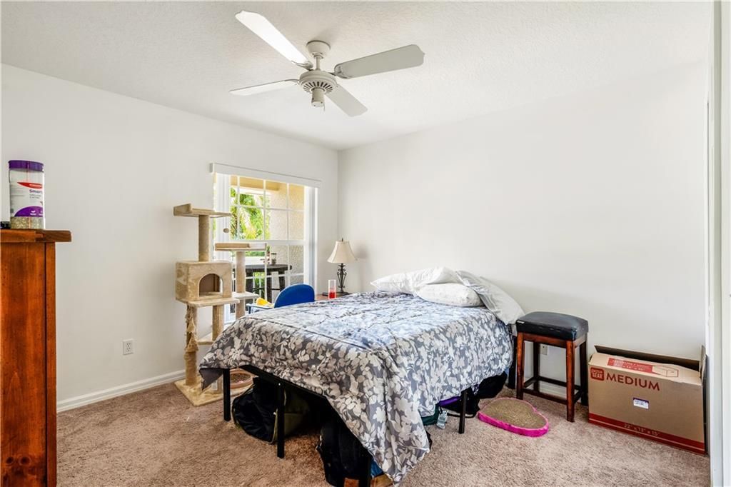 На продажу: $245,000 (2 спален, 2 ванн, 1379 Квадратных фут)