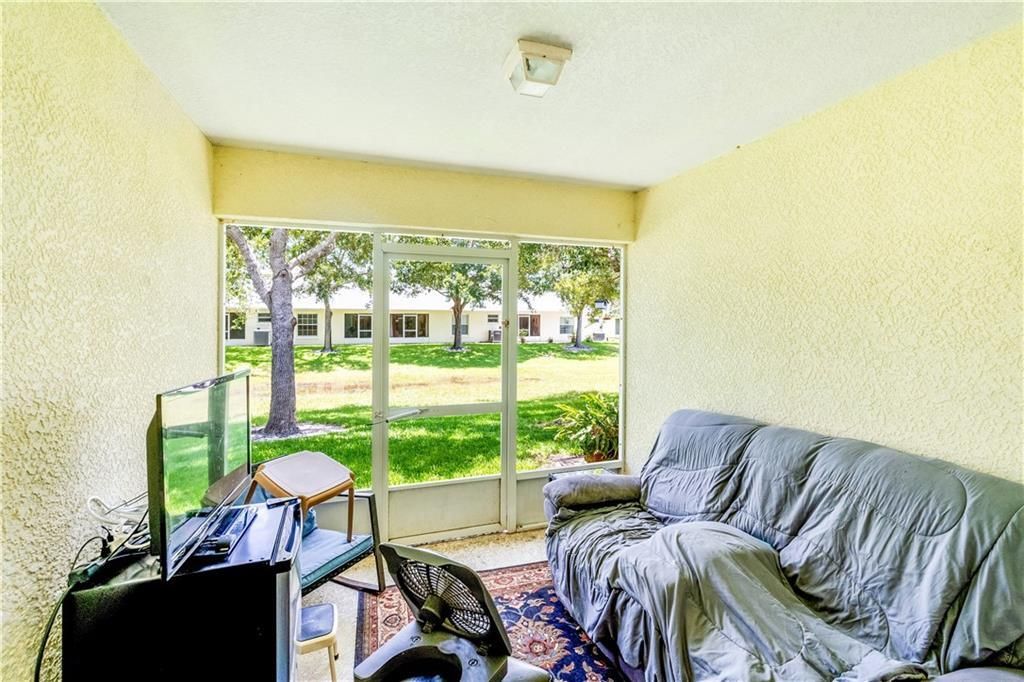 На продажу: $245,000 (2 спален, 2 ванн, 1379 Квадратных фут)