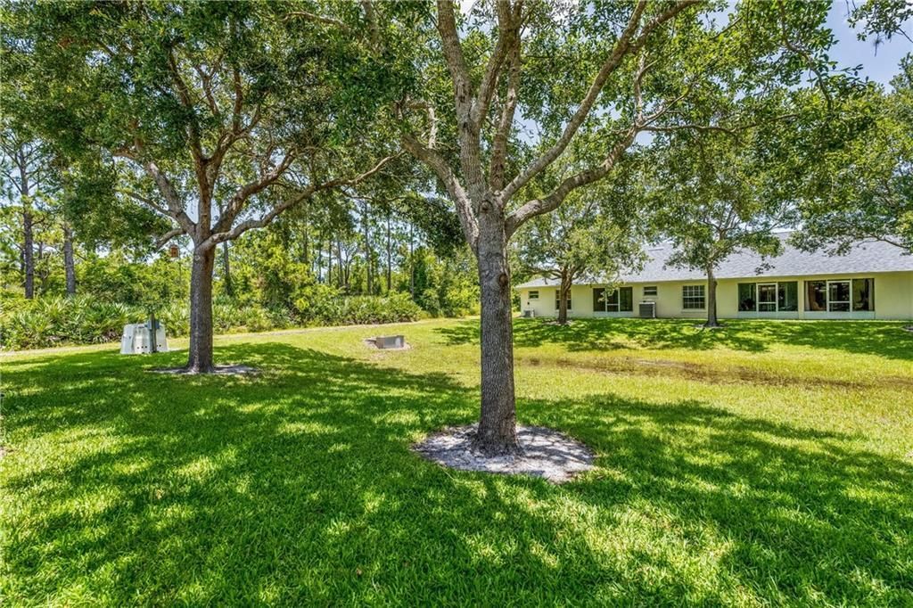 На продажу: $245,000 (2 спален, 2 ванн, 1379 Квадратных фут)