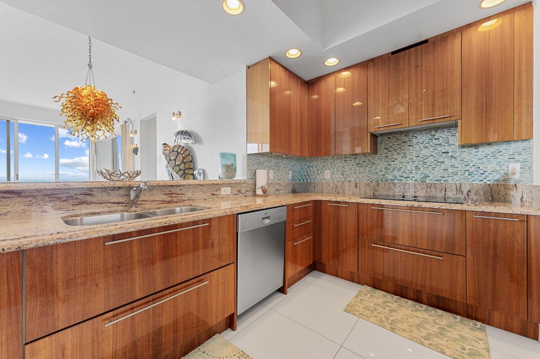 For Rent: $22,500 (2 beds, 2 baths, 1920 Square Feet)