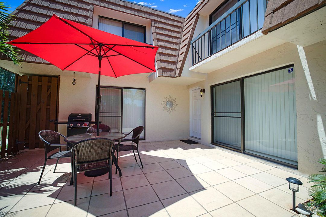 Под контрактом: $5,000 (2 спален, 2 ванн, 1470 Квадратных фут)