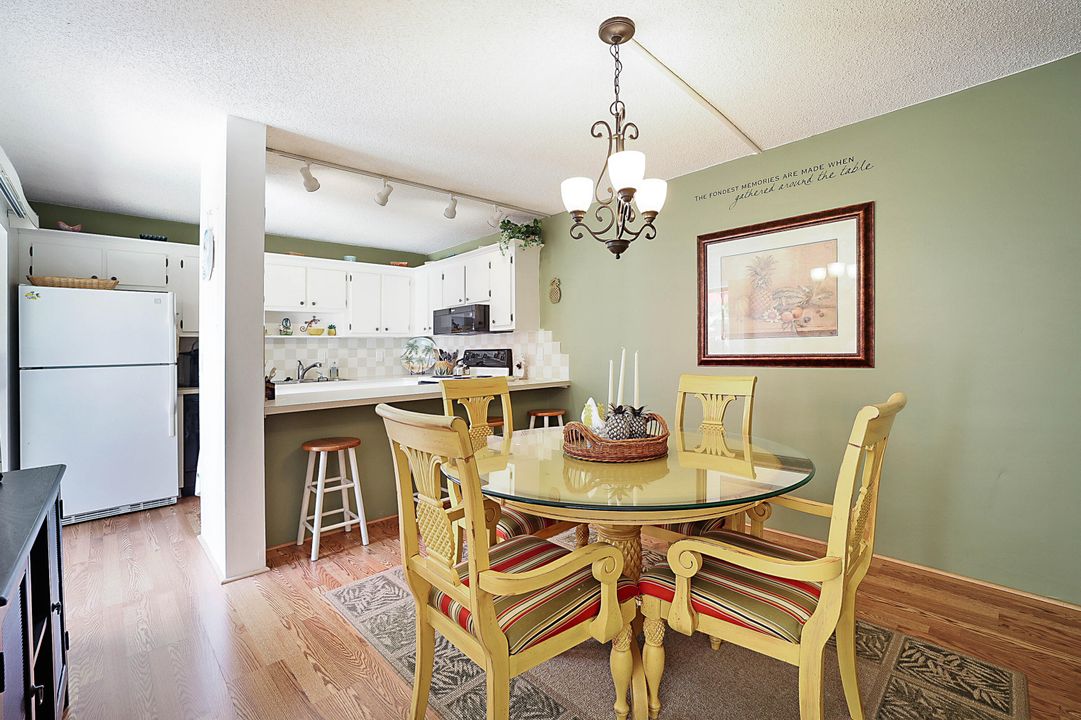 Под контрактом: $5,000 (2 спален, 2 ванн, 1470 Квадратных фут)