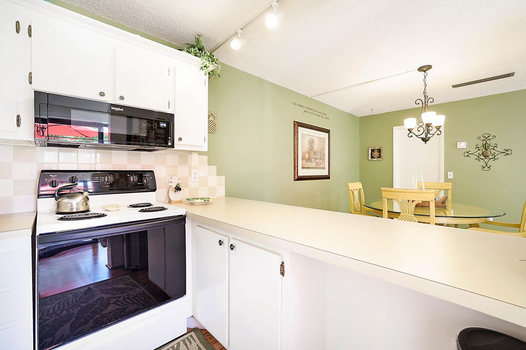 Под контрактом: $5,000 (2 спален, 2 ванн, 1470 Квадратных фут)