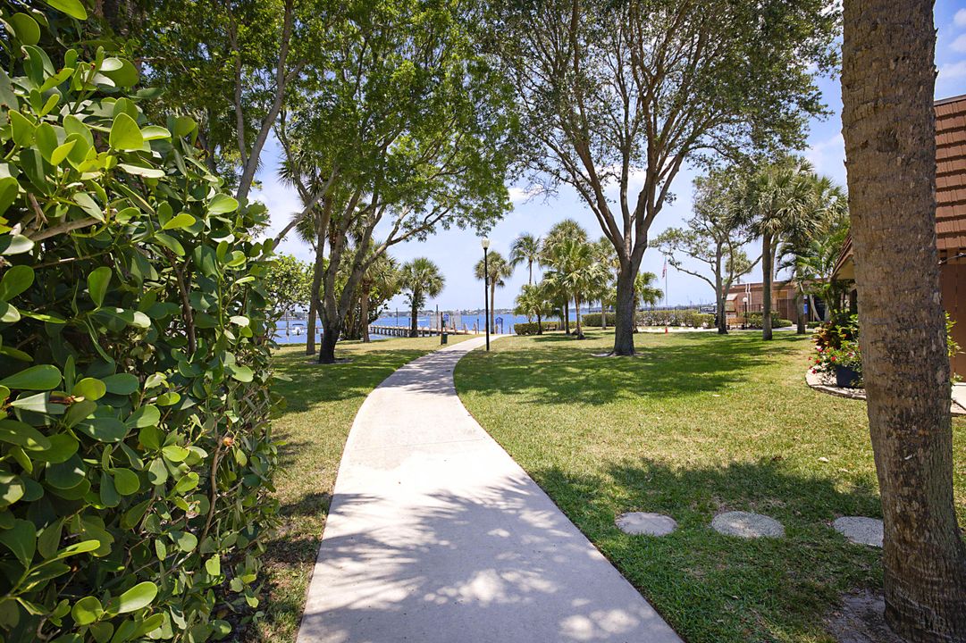 Под контрактом: $5,000 (2 спален, 2 ванн, 1470 Квадратных фут)