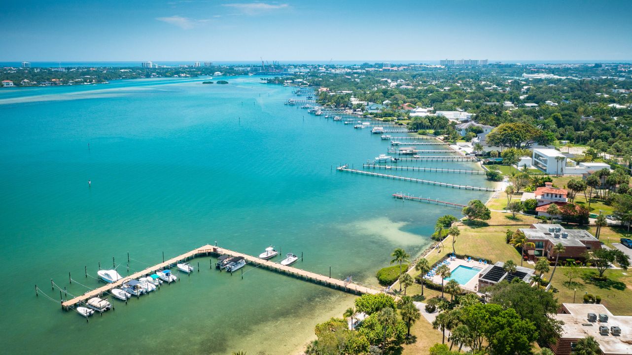 Под контрактом: $5,000 (2 спален, 2 ванн, 1470 Квадратных фут)