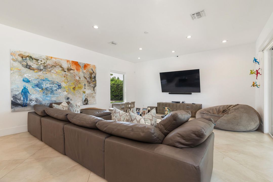 For Sale: $3,850,000 (4 beds, 4 baths, 4414 Square Feet)