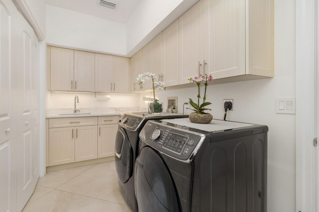 For Sale: $3,850,000 (4 beds, 4 baths, 4414 Square Feet)