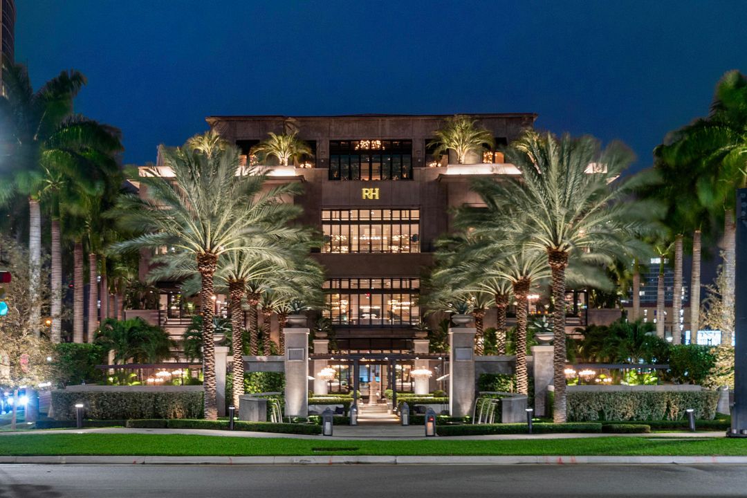 待售: $9,999,999 (2 贝兹, 2 浴室, 2332 平方英尺)