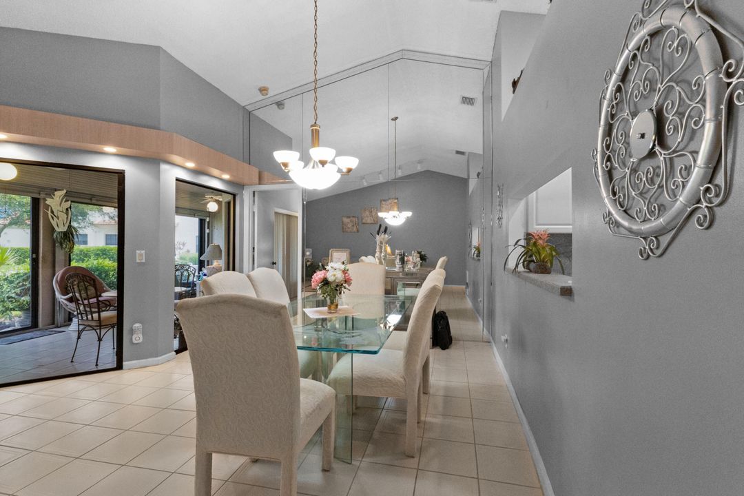 合同活跃: $235,000 (2 贝兹, 2 浴室, 1296 平方英尺)