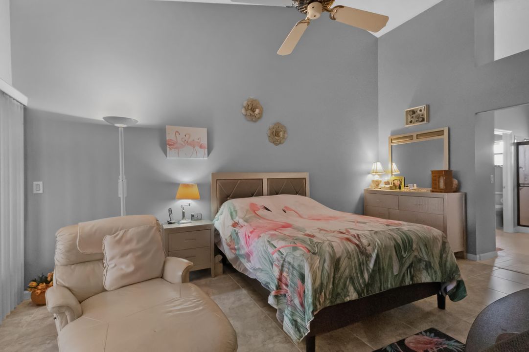 合同活跃: $235,000 (2 贝兹, 2 浴室, 1296 平方英尺)