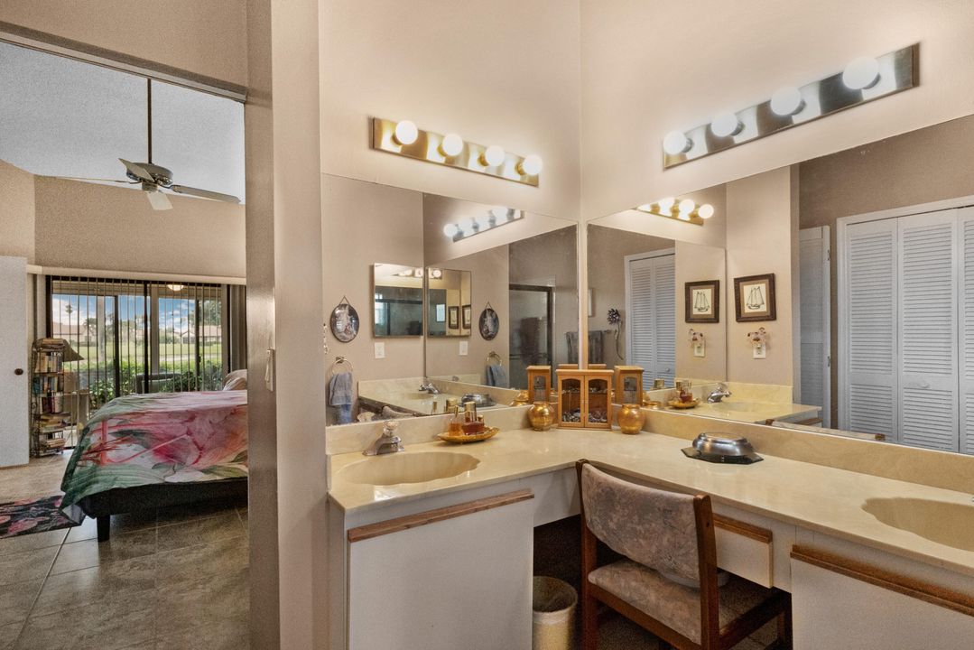 合同活跃: $235,000 (2 贝兹, 2 浴室, 1296 平方英尺)