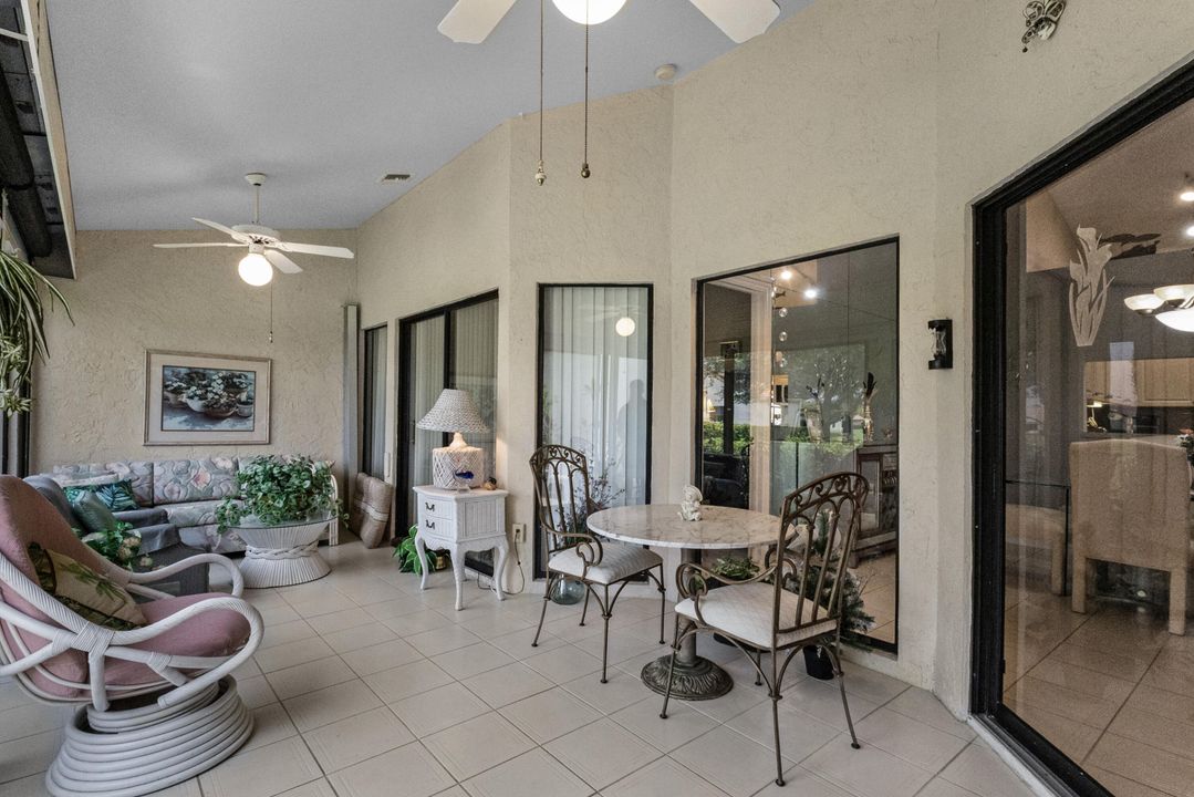 合同活跃: $235,000 (2 贝兹, 2 浴室, 1296 平方英尺)