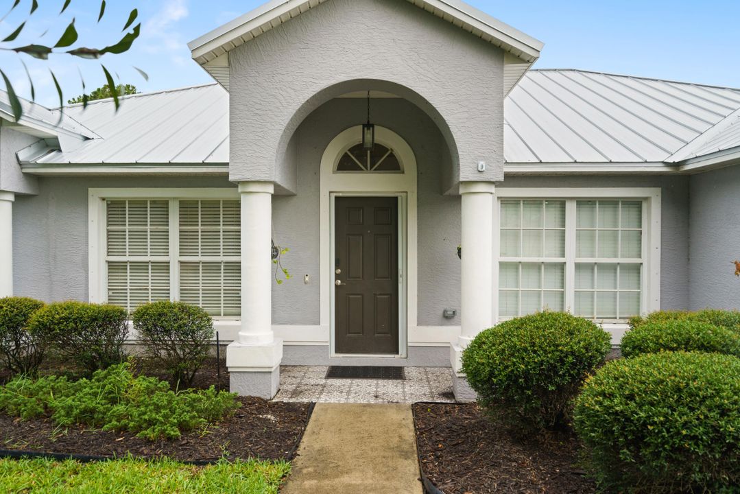 Active With Contract: $472,000 (3 beds, 2 baths, 2026 Square Feet)